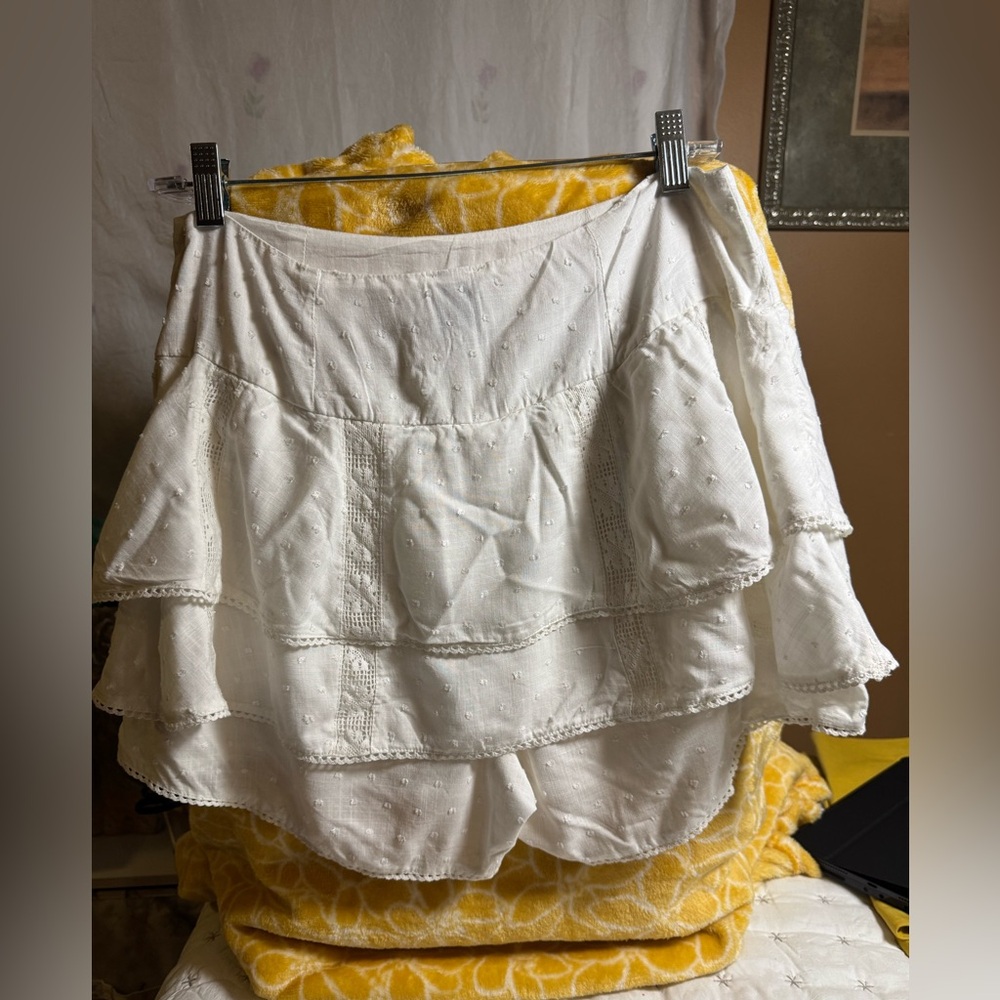 Princess Polly White Tiered Eyelet Mini short Skirt size 8